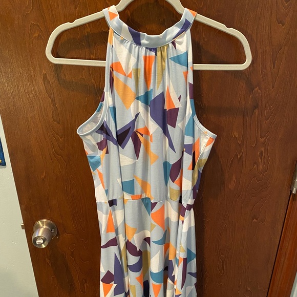Halter style dress. - Picture 3 of 5